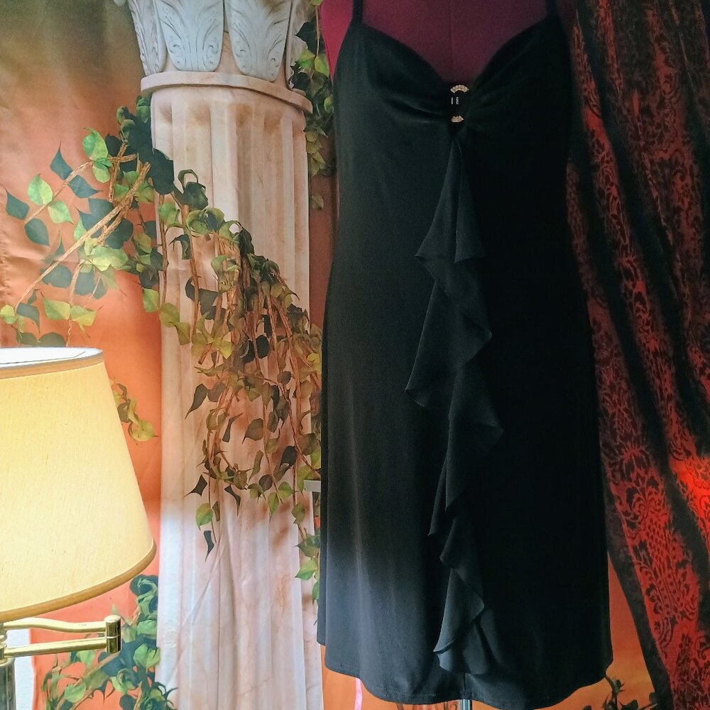 EUC: ONYX Nite 18W Black Ruffled Sleeveless Formal Dress